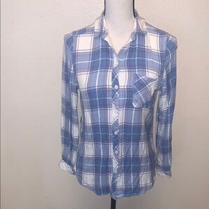 Beachlunchlounge Blue and White Plaid Long Sleeve Button-Up Shirt Soft